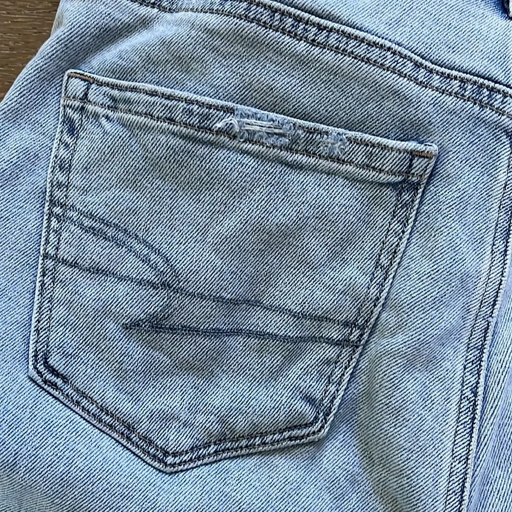 American Eagle Outfitters Blue Ankle Cropped Jeans - Picture 14 of 14